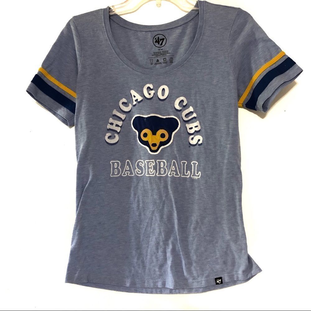”47” branded Chicago Cubs cute T-shirt